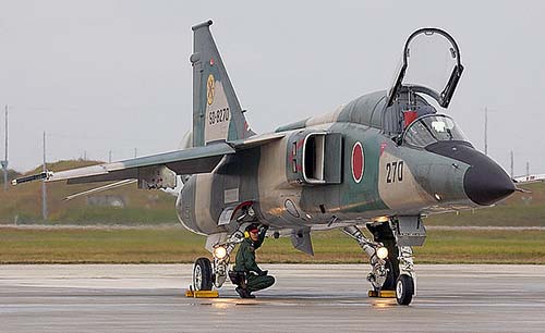 Истребитель-бомбардировщик F-1 (Япония)